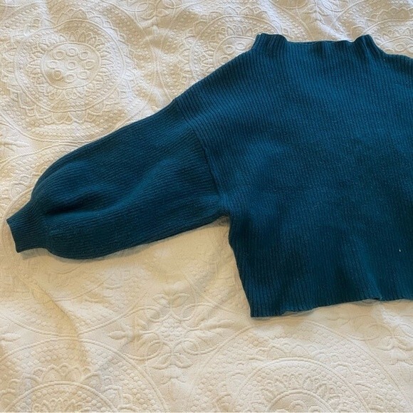 Line & Dot size small Dark Green Balloon Sleeve Ribbed Cropped Mock Neck Sweater - Picture 2 of 7